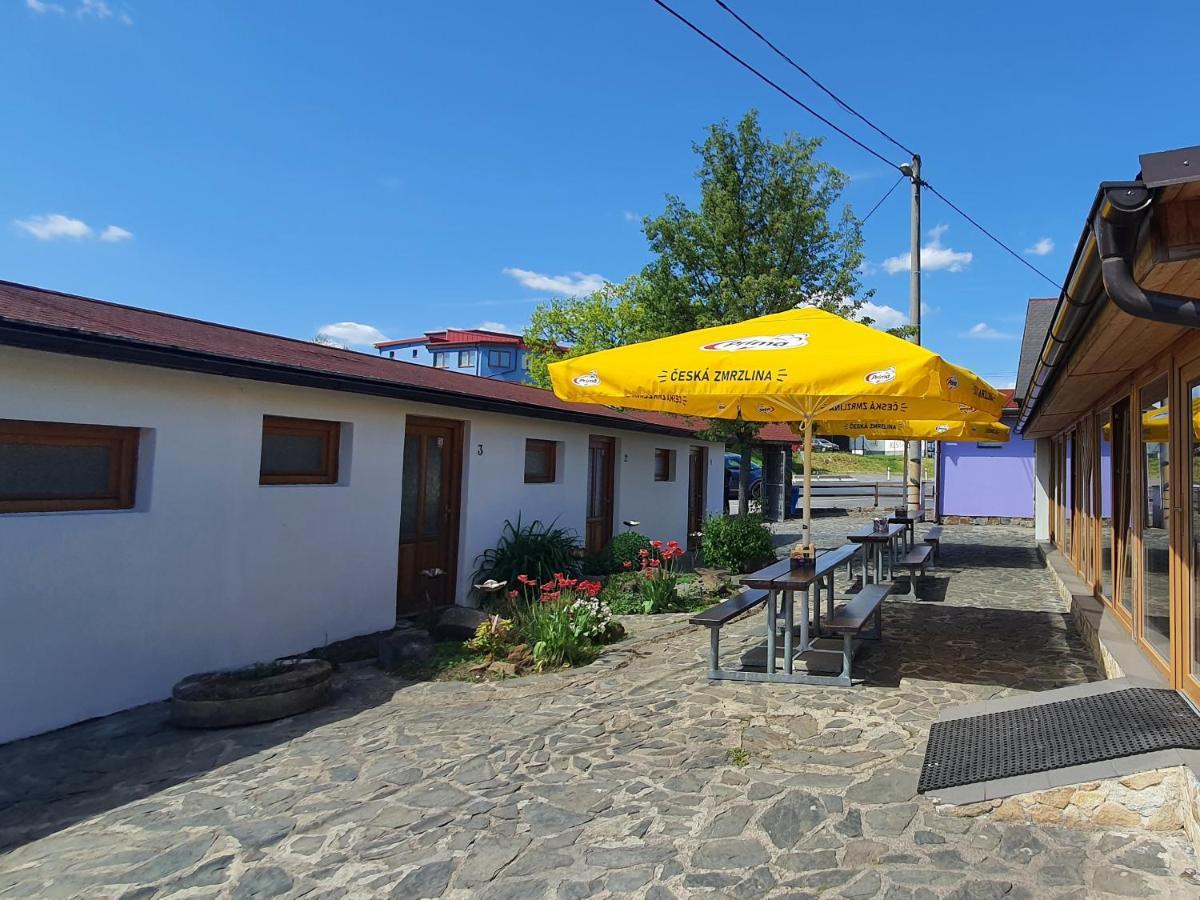 Katerina Restaurant A Penzion Rozvadov Exterior photo